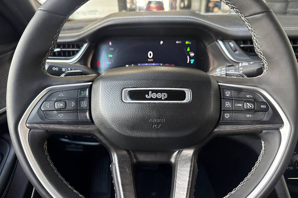 Thumbnail: 2024 Jeep Grand Cherokee - 28