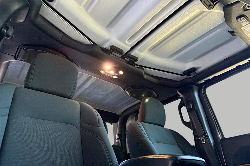 Thumbnail: 2021 Jeep Gladiator - 22