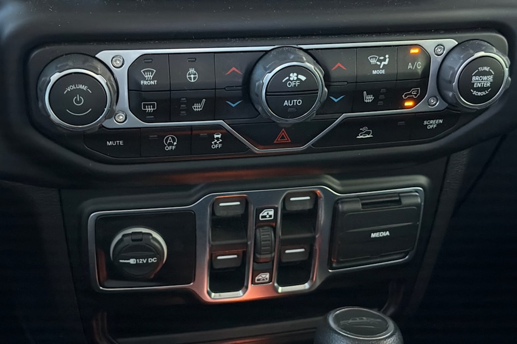 Thumbnail: 2021 Jeep Gladiator - 23