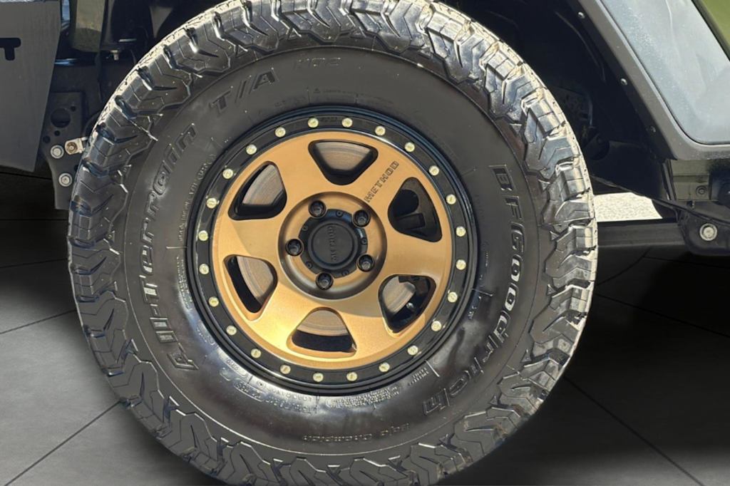 Thumbnail: 2021 Jeep Gladiator - 7