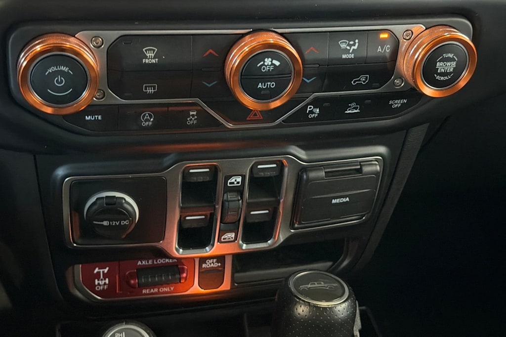 Thumbnail: 2021 Jeep Gladiator - 23