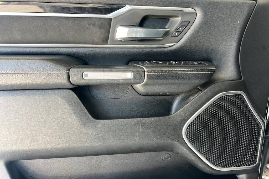 2020 RAM 1500 Laramie 19