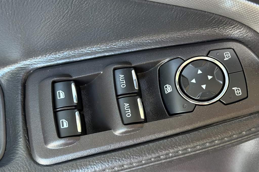 Thumbnail: 2015 Ford Explorer - 21