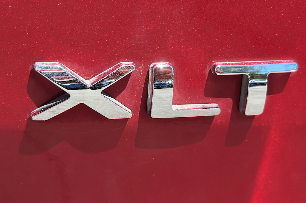Thumbnail: 2015 Ford Explorer - 7