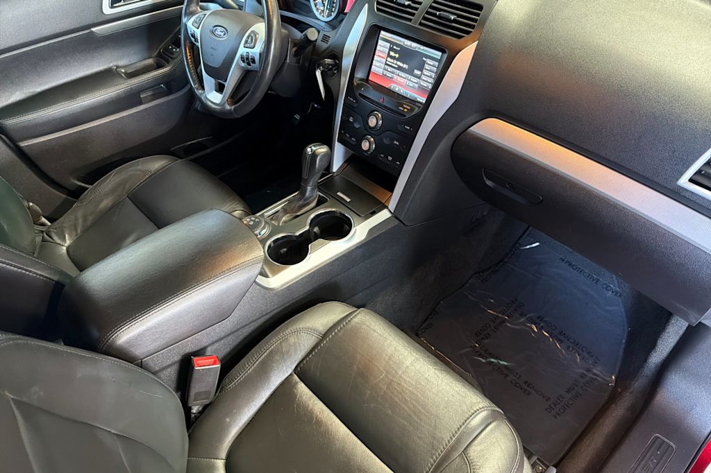Thumbnail: 2015 Ford Explorer - 12