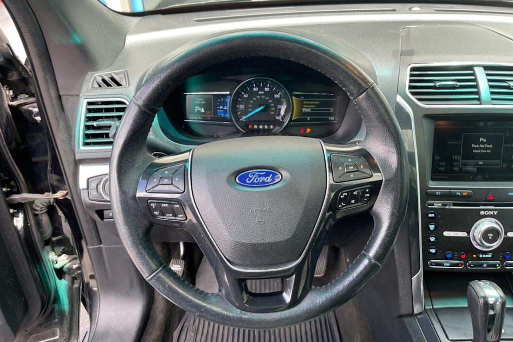 Thumbnail: 2016 Ford Explorer - 8