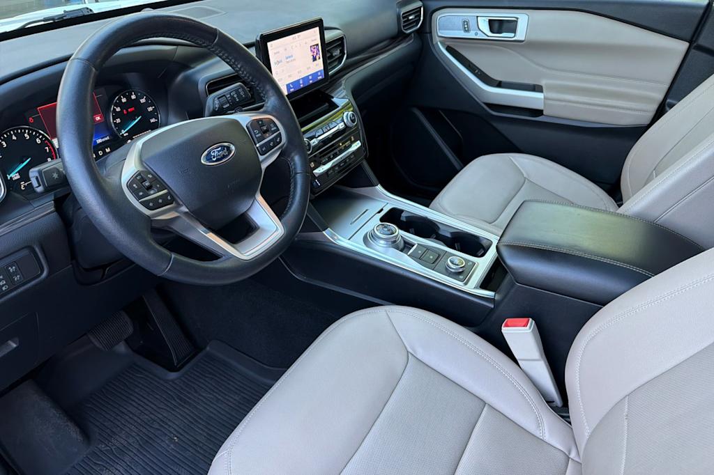Thumbnail: 2021 Ford Explorer - 9