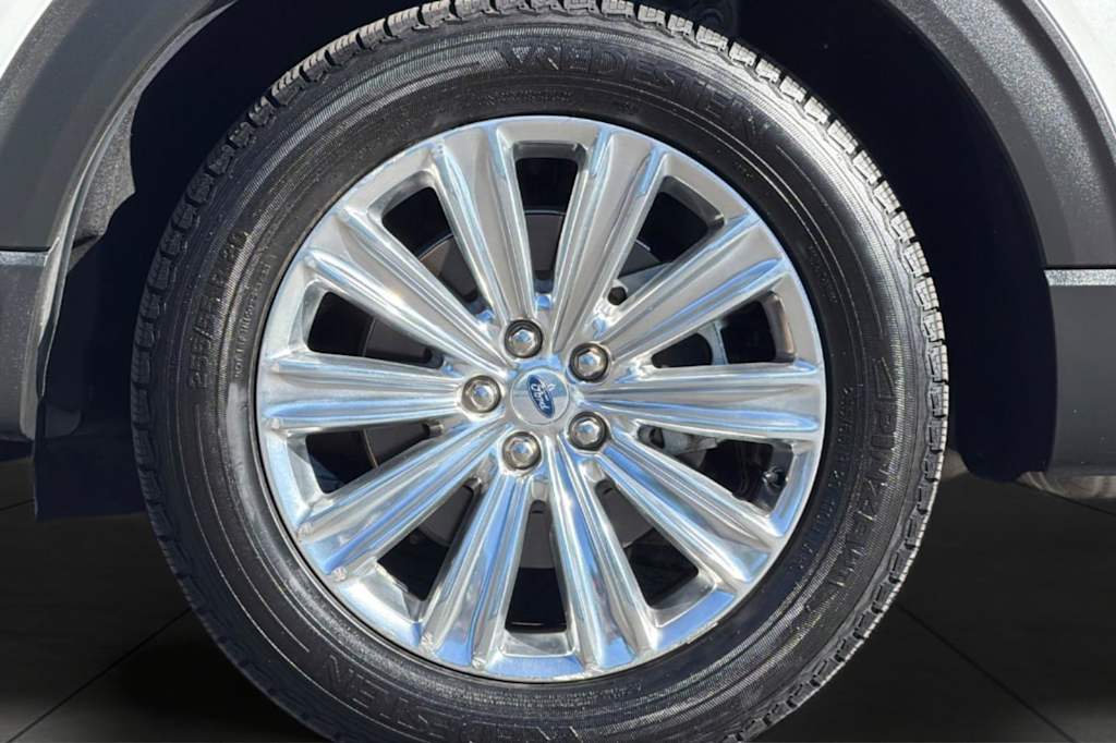 Thumbnail: 2021 Ford Explorer - 8