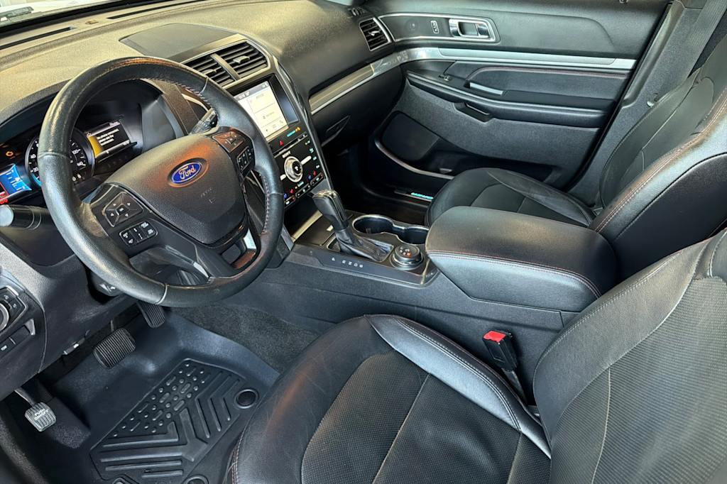 Thumbnail: 2017 Ford Explorer - 9