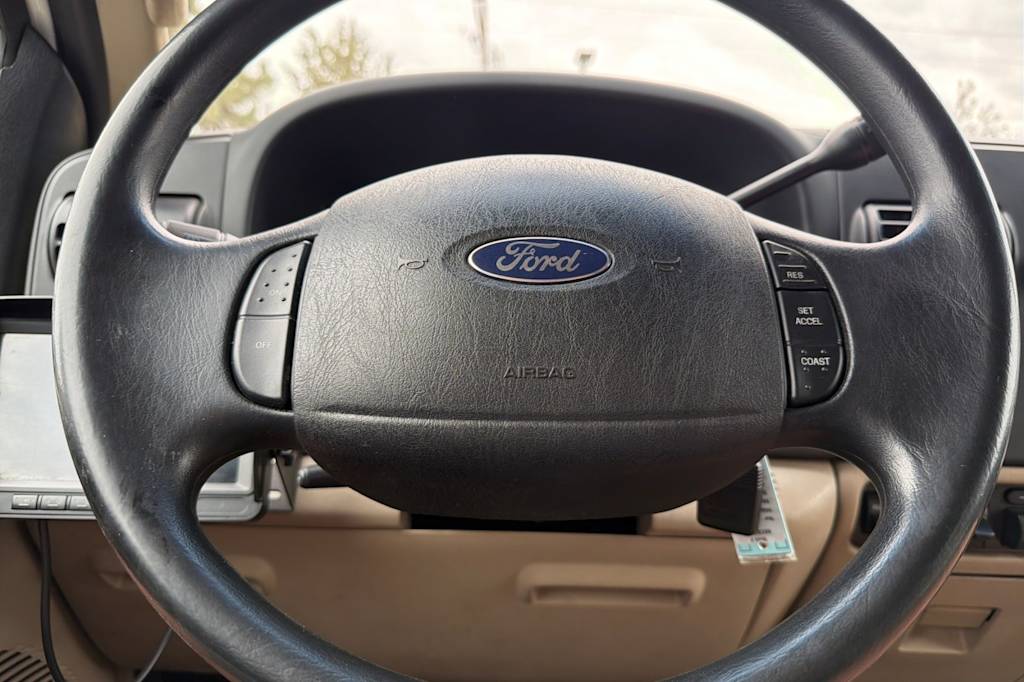 Thumbnail: 2006 Ford F-350 - 24