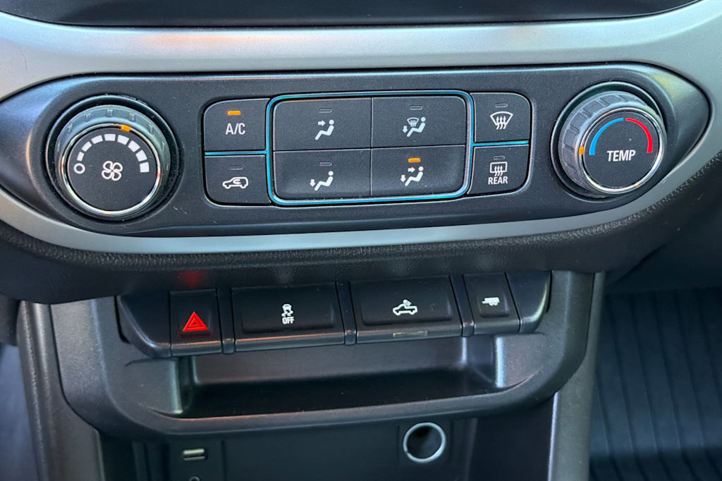 Thumbnail: 2017 Chevrolet Colorado - 24