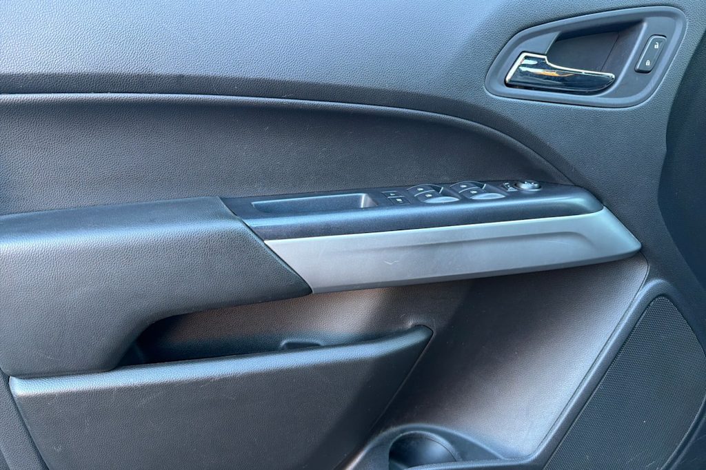 Thumbnail: 2020 Chevrolet Colorado - 21