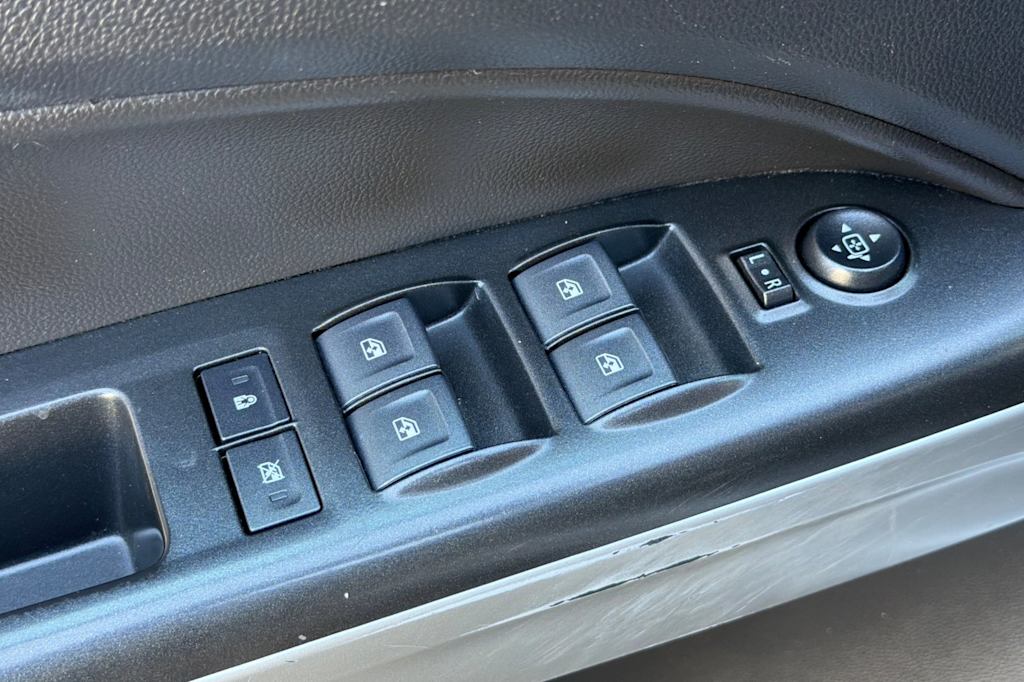 Thumbnail: 2019 Chevrolet Colorado - 21