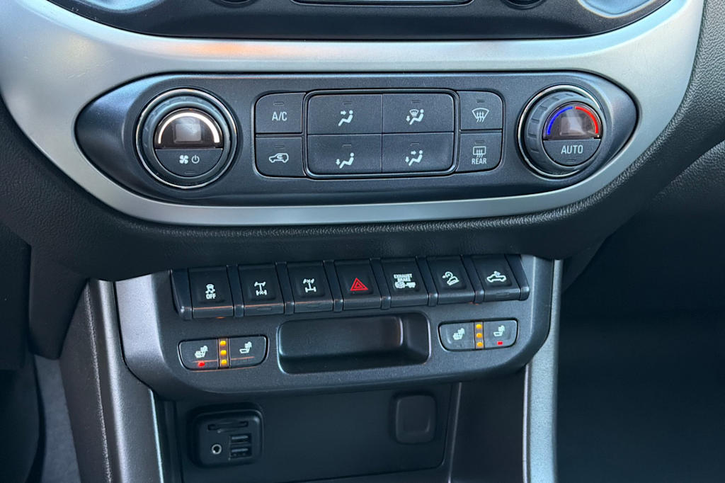 Thumbnail: 2019 Chevrolet Colorado - 24