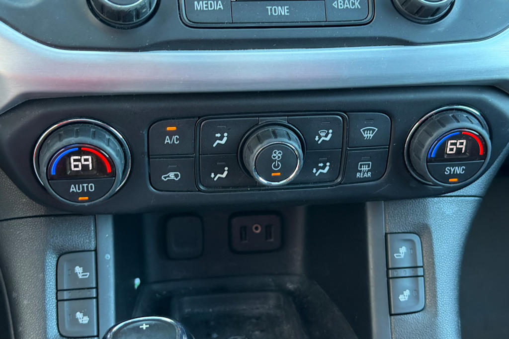 Thumbnail: 2019 GMC Acadia - 24