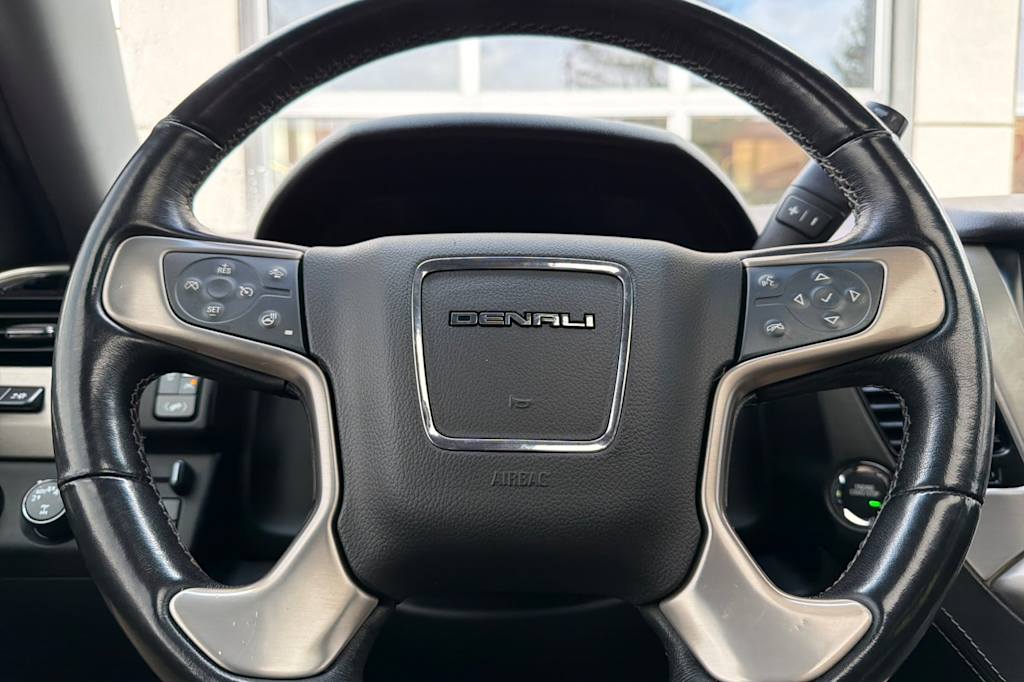 Thumbnail: 2020 GMC Yukon XL - 28