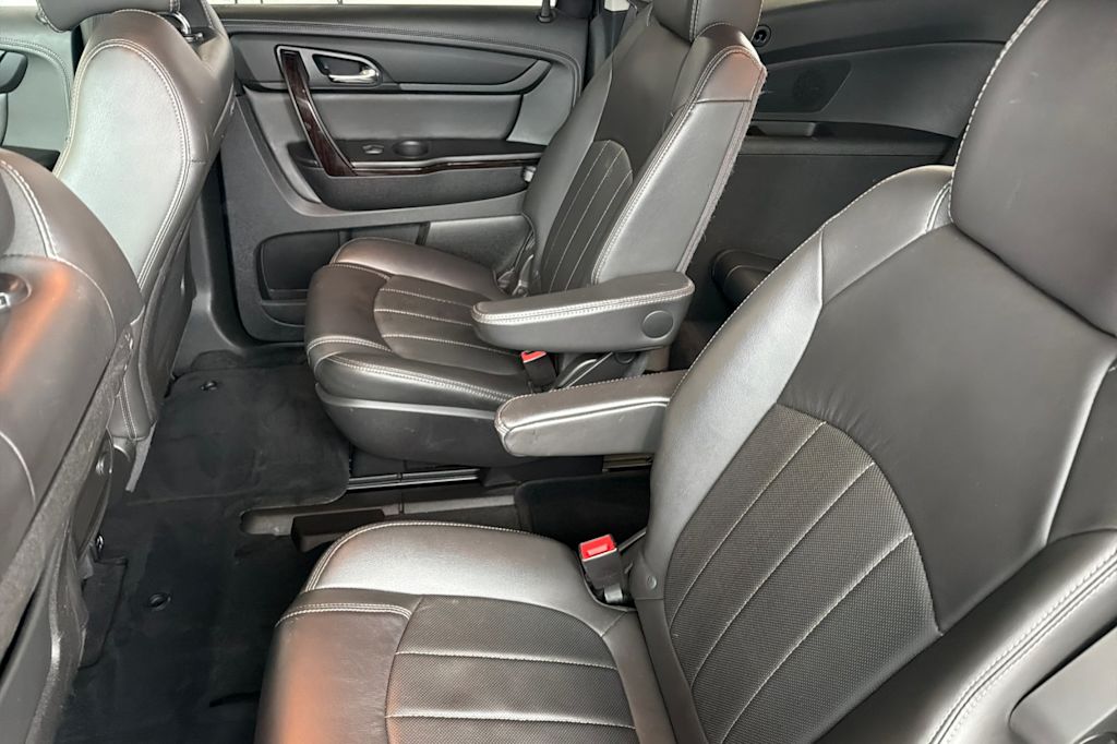 Thumbnail: 2017 Chevrolet Traverse - 10