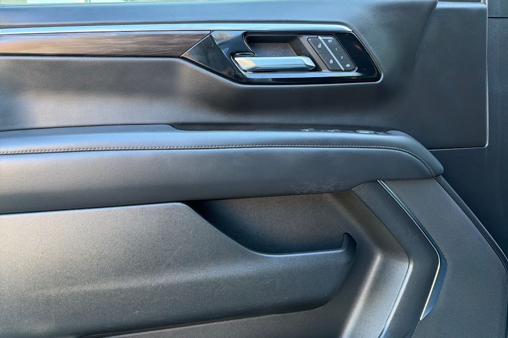 Thumbnail: 2025 Chevrolet Tahoe - 20