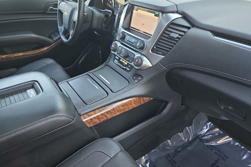 Thumbnail: 2016 Chevrolet Suburban - 12