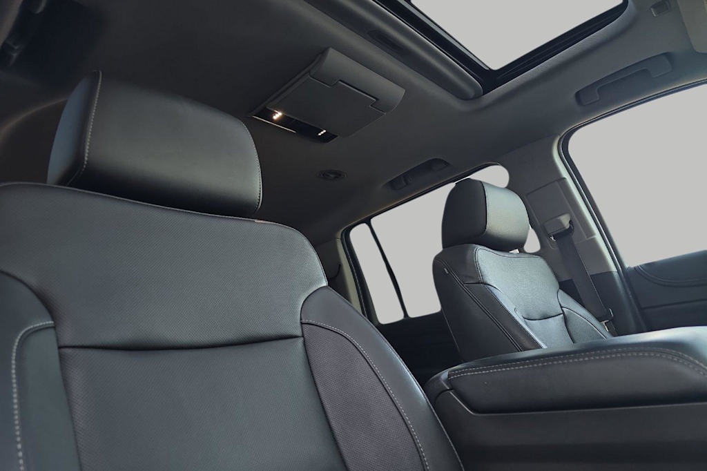 Thumbnail: 2016 Chevrolet Suburban - 24