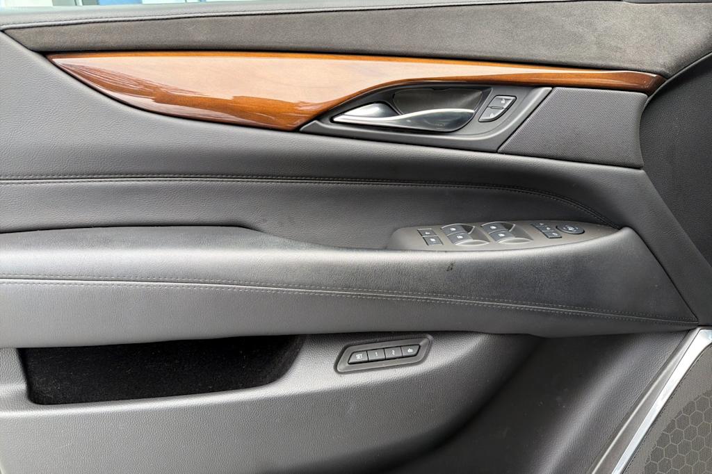 Thumbnail: 2017 Cadillac Escalade - 20