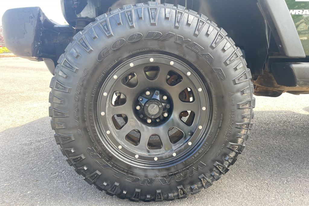 Thumbnail: 2011 Jeep Wrangler - 6