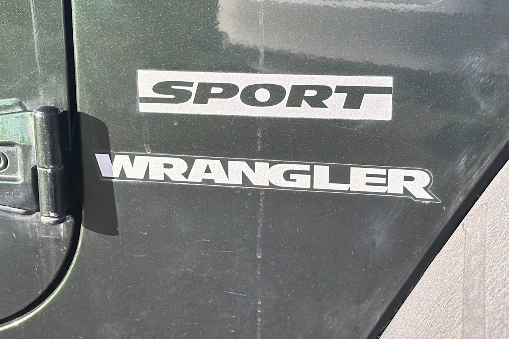 Thumbnail: 2011 Jeep Wrangler - 6