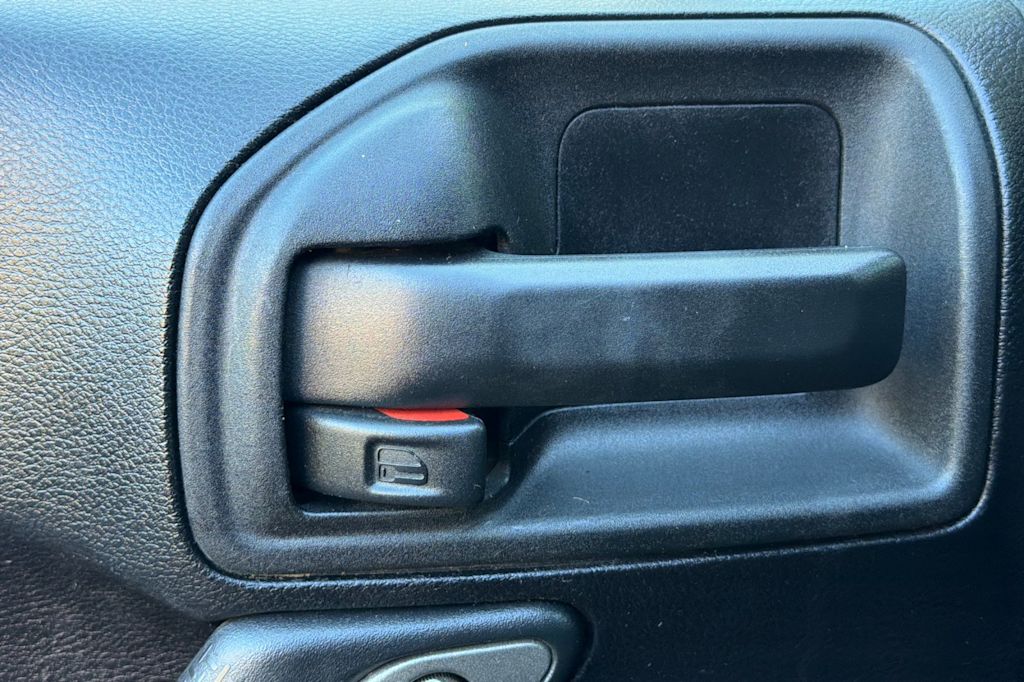 Thumbnail: 2011 Jeep Wrangler - 21