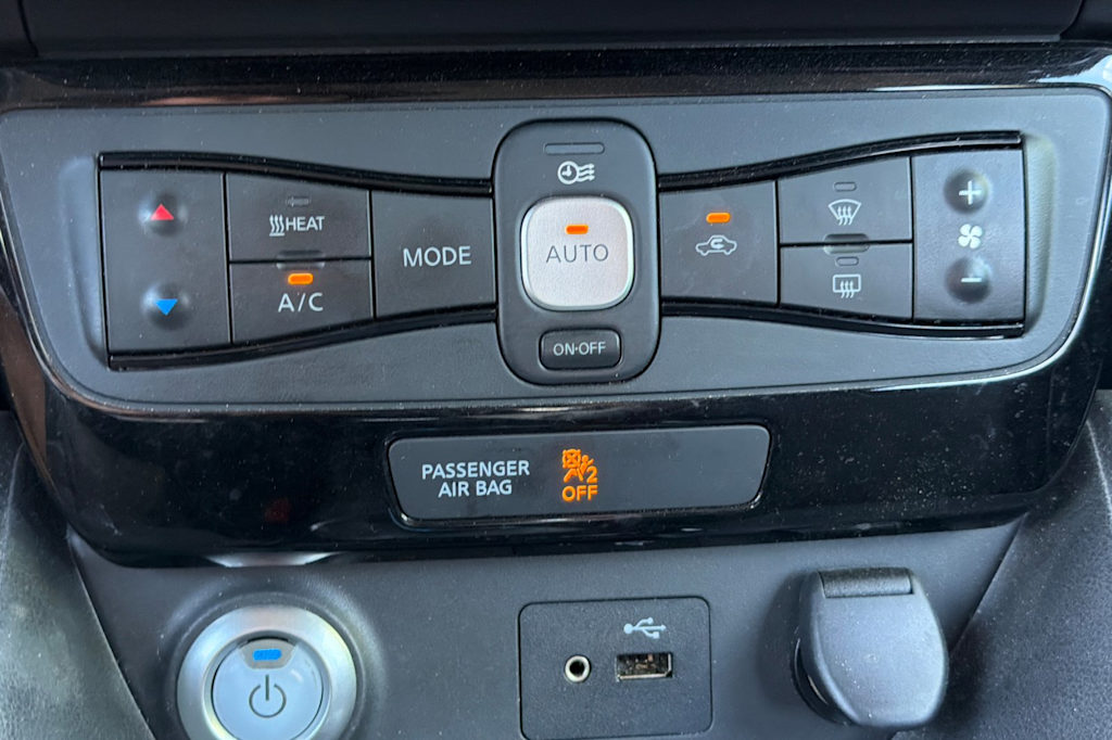 Thumbnail: 2018 Nissan Leaf - 25