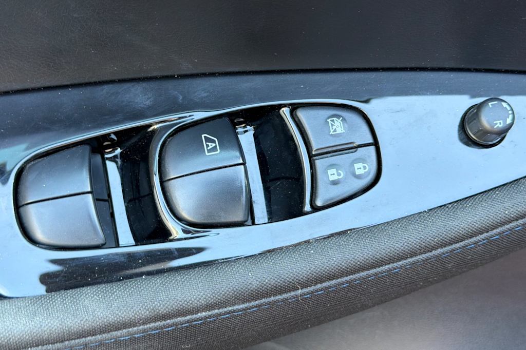 Thumbnail: 2018 Nissan Leaf - 21