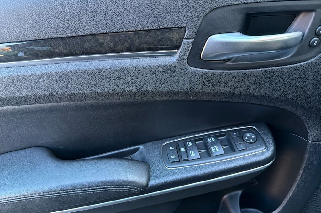 Thumbnail: 2014 Chrysler 300 - 20