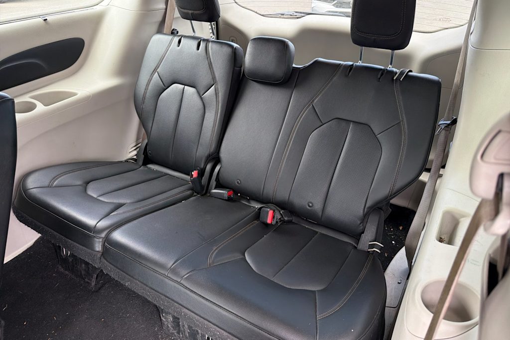 Thumbnail: 2018 Chrysler Pacifica - 21