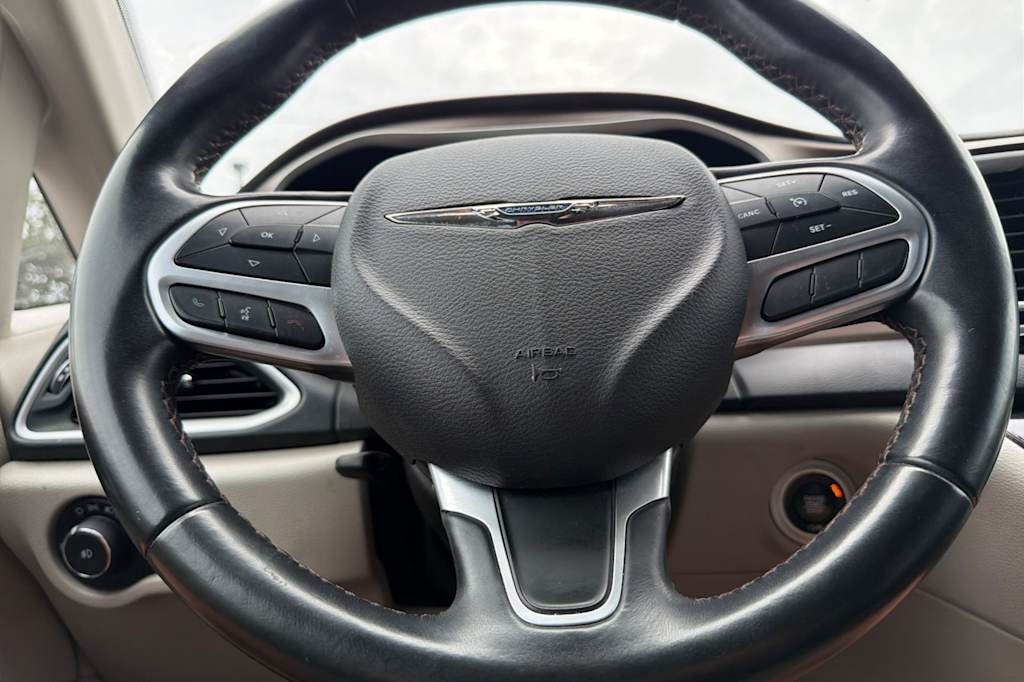 Thumbnail: 2018 Chrysler Pacifica - 28