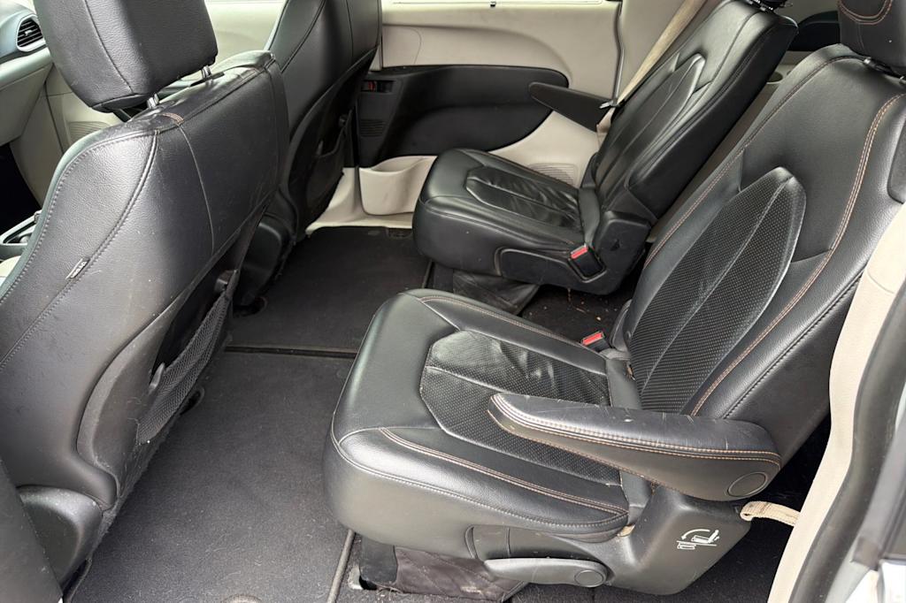 Thumbnail: 2018 Chrysler Pacifica - 10
