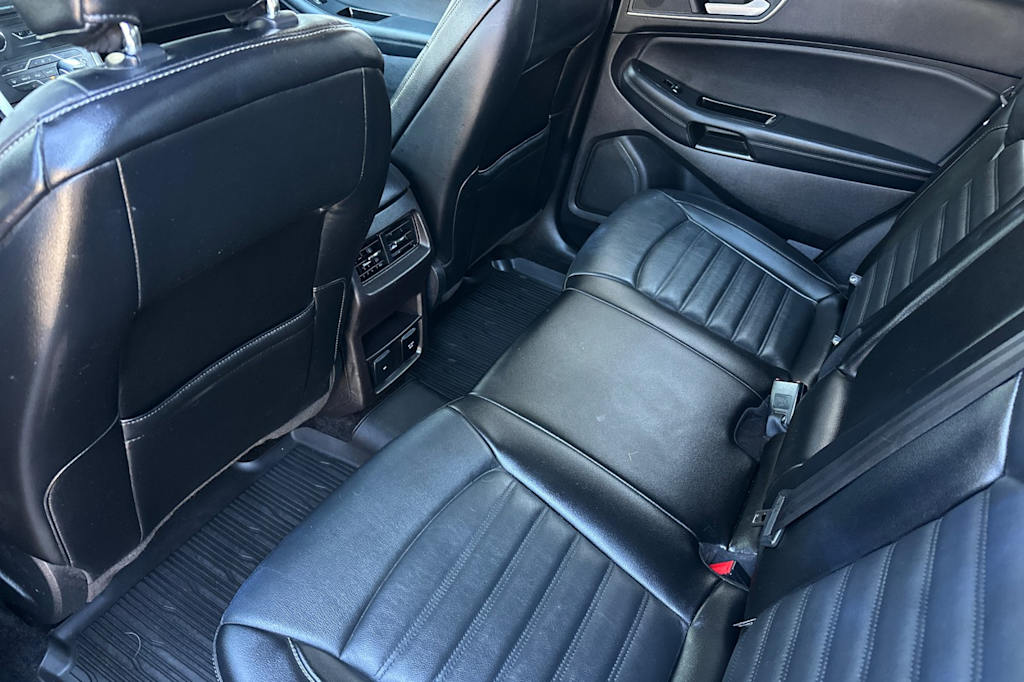 Thumbnail: 2017 Ford Edge - 9