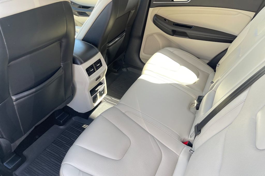 Thumbnail: 2018 Ford Edge - 10