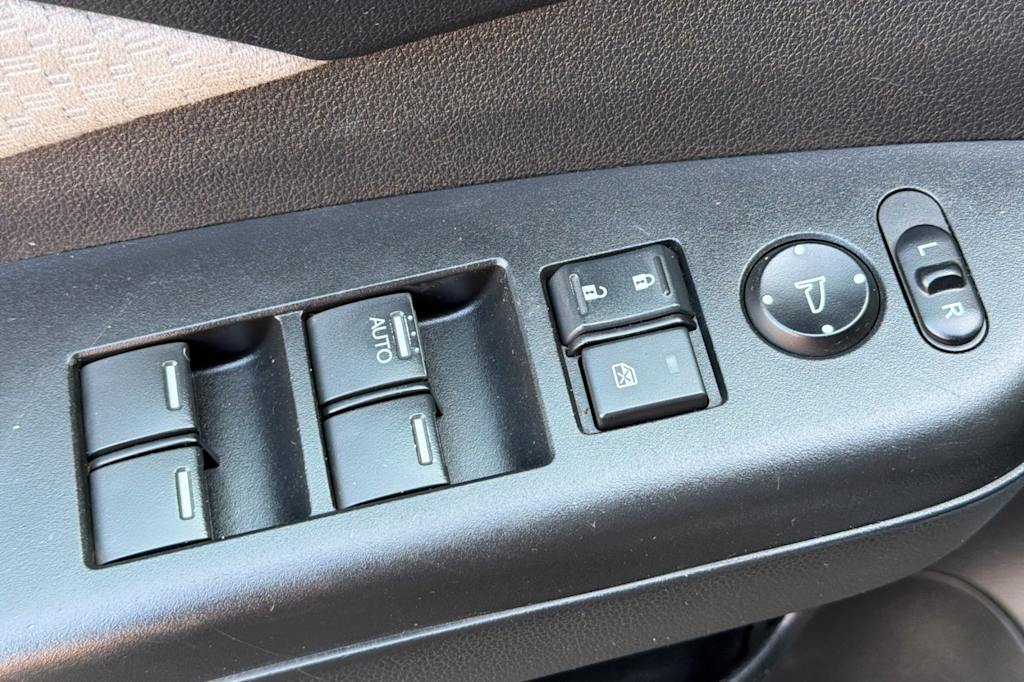 Thumbnail: 2016 Honda CR-V - 22