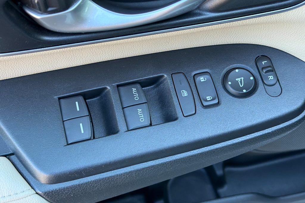 Thumbnail: 2018 Honda CR-V - 23