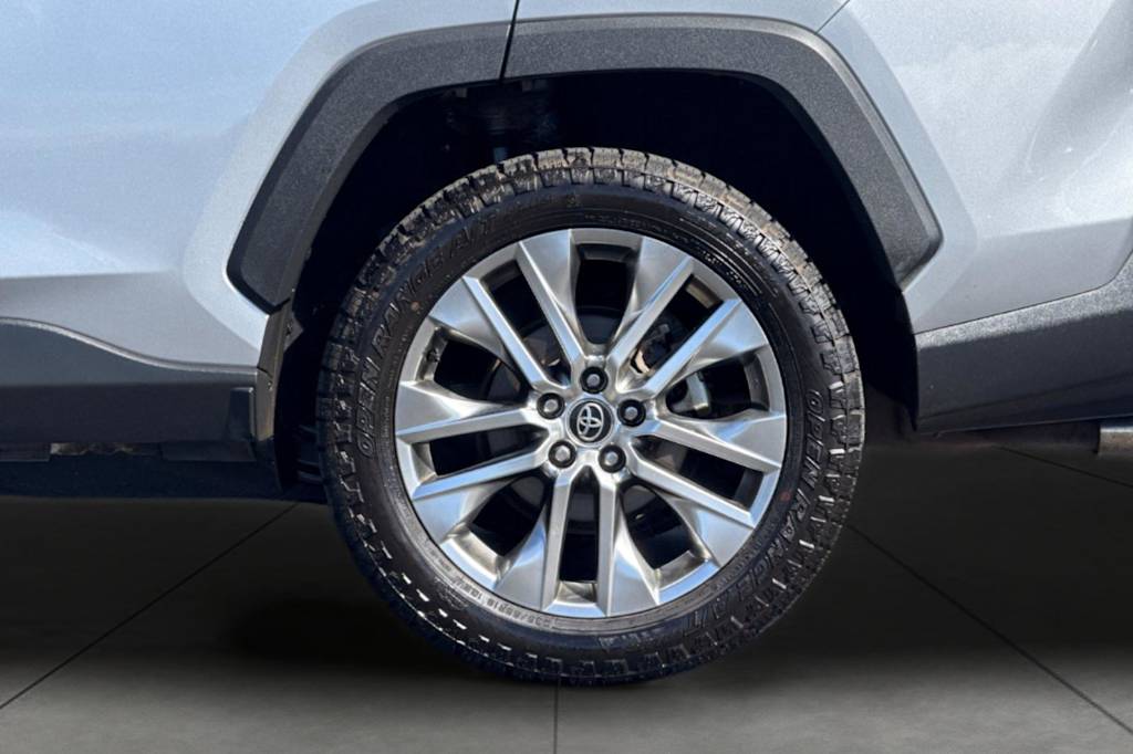 Thumbnail: 2021 Toyota RAV4 - 8