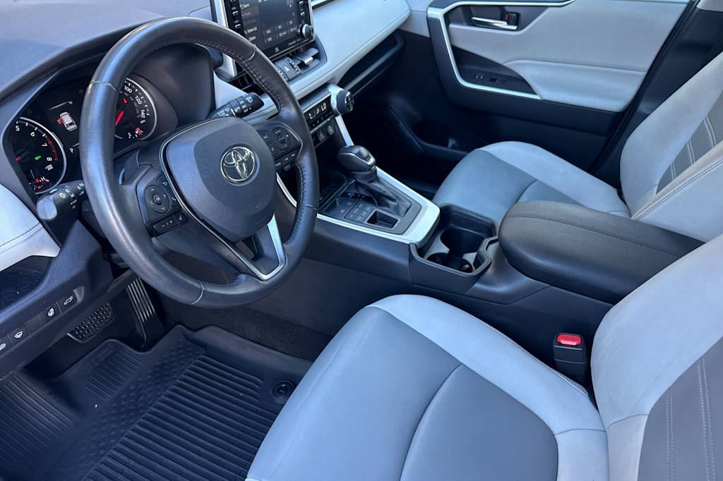 Thumbnail: 2021 Toyota RAV4 - 9