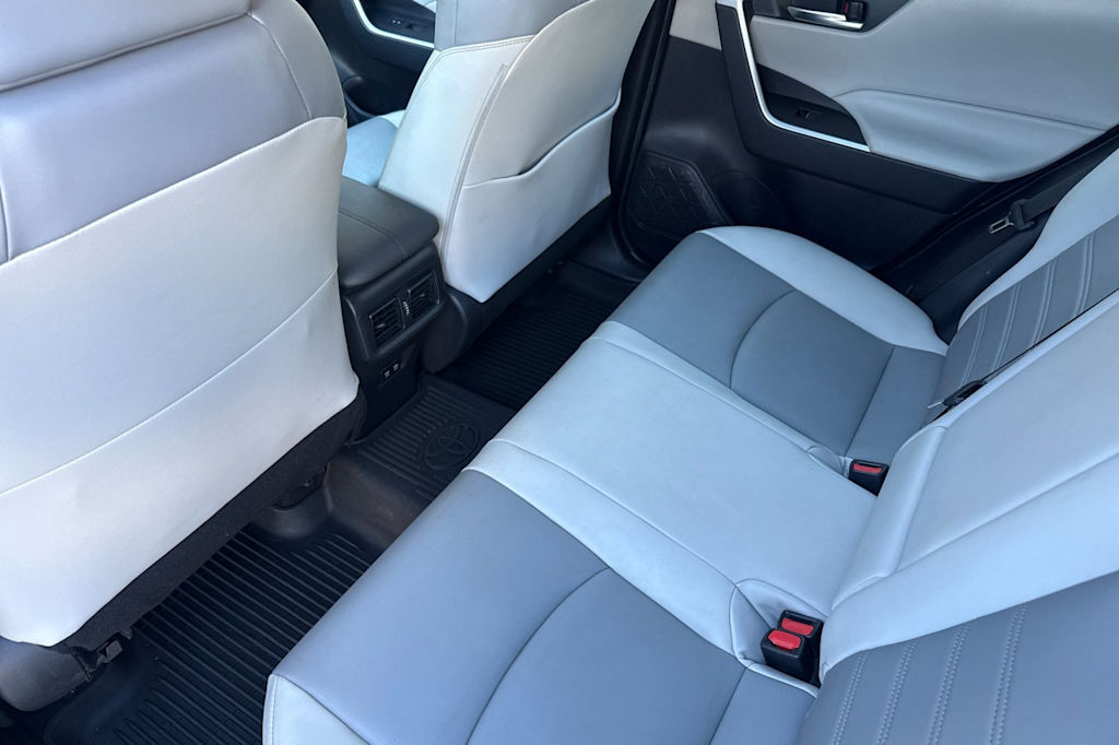 Thumbnail: 2021 Toyota RAV4 - 10