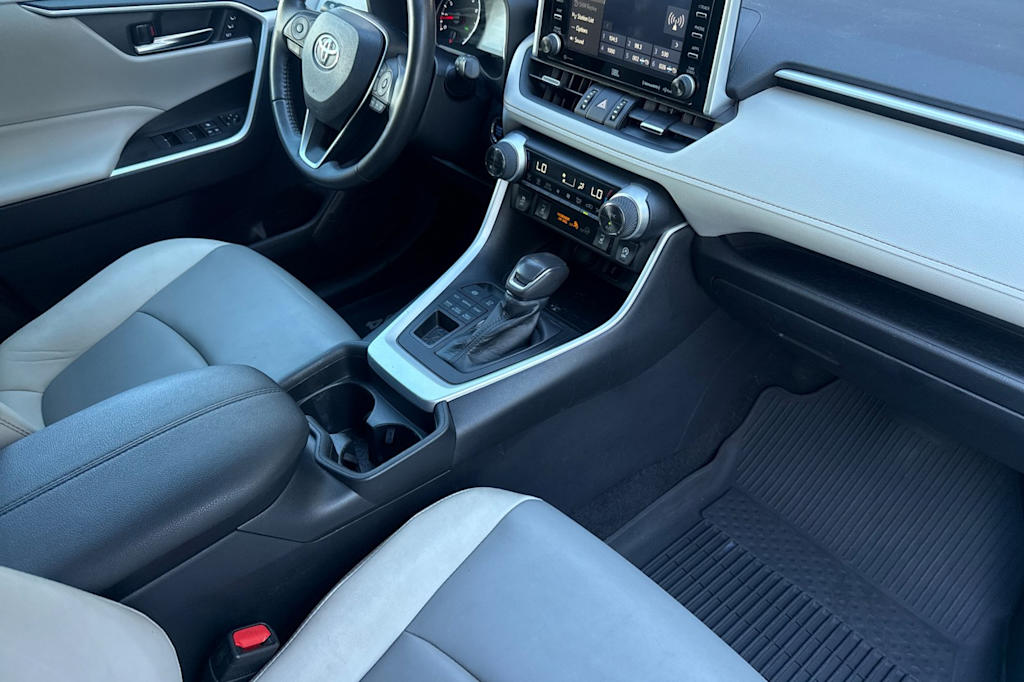 Thumbnail: 2021 Toyota RAV4 - 12