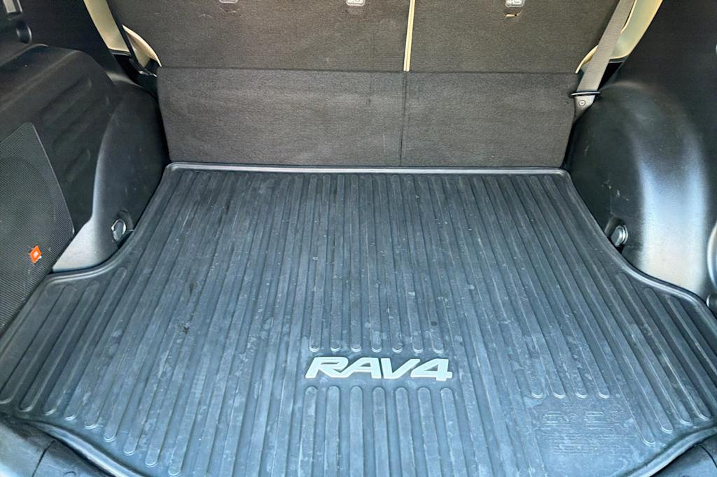 Thumbnail: 2014 Toyota RAV4 - 14