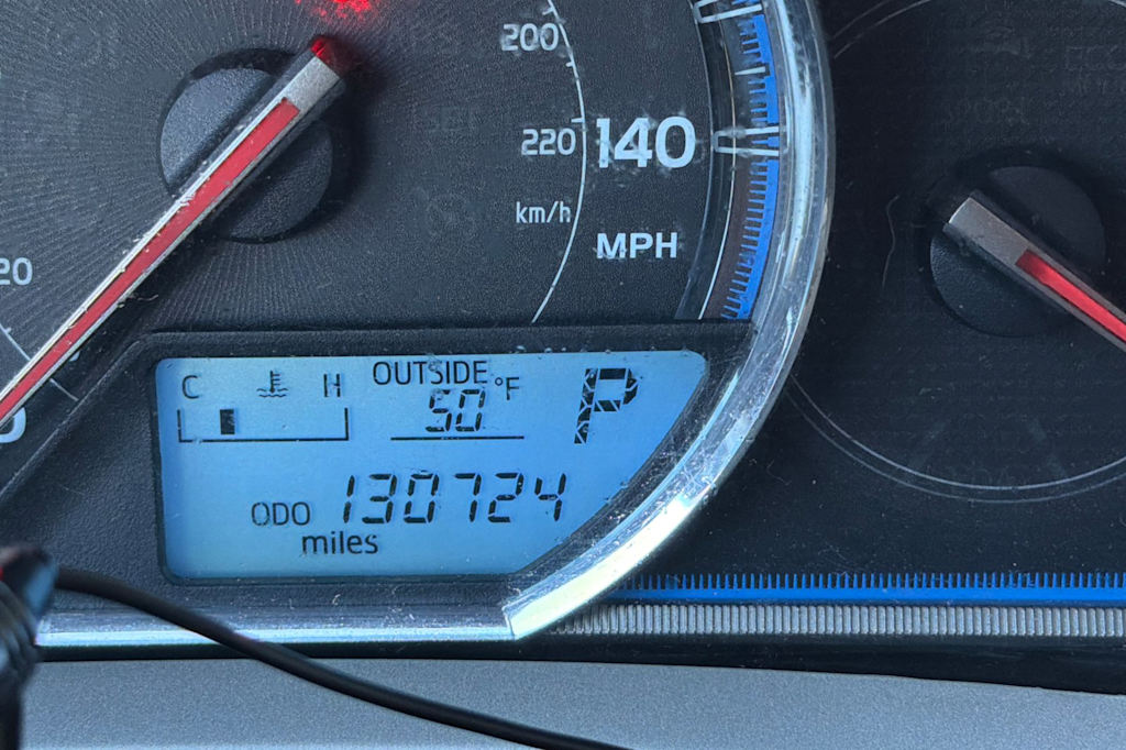 Thumbnail: 2014 Toyota RAV4 - 15