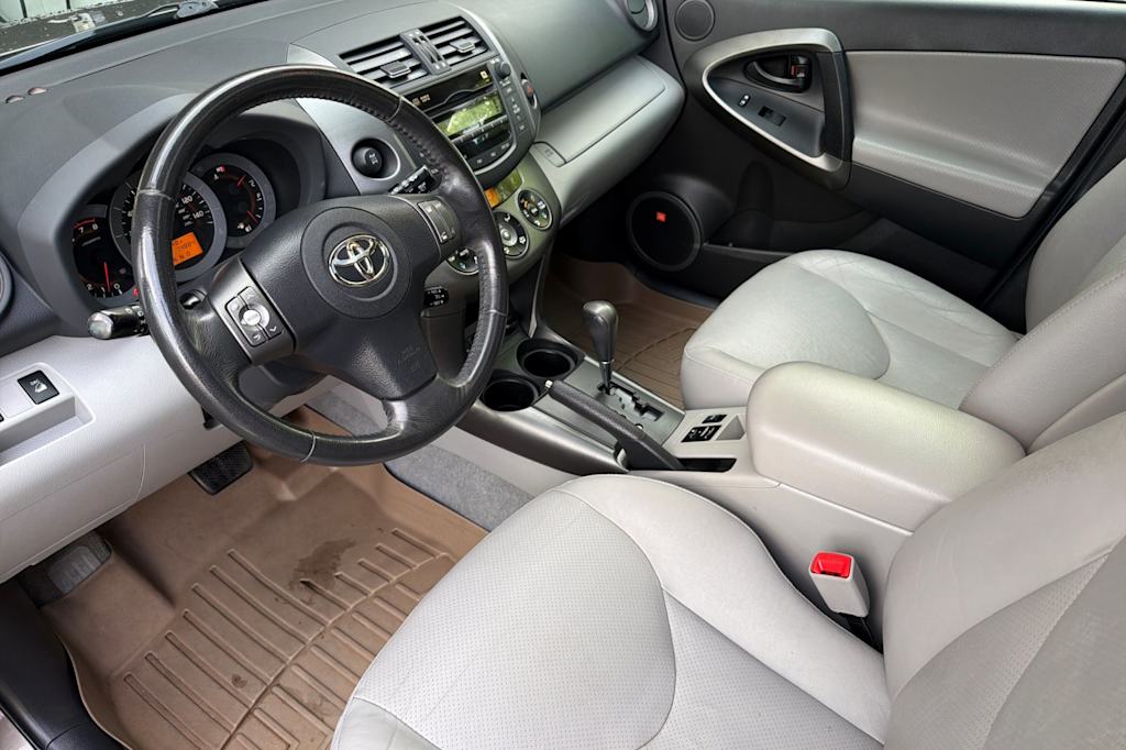 Thumbnail: 2011 Toyota RAV4 - 8