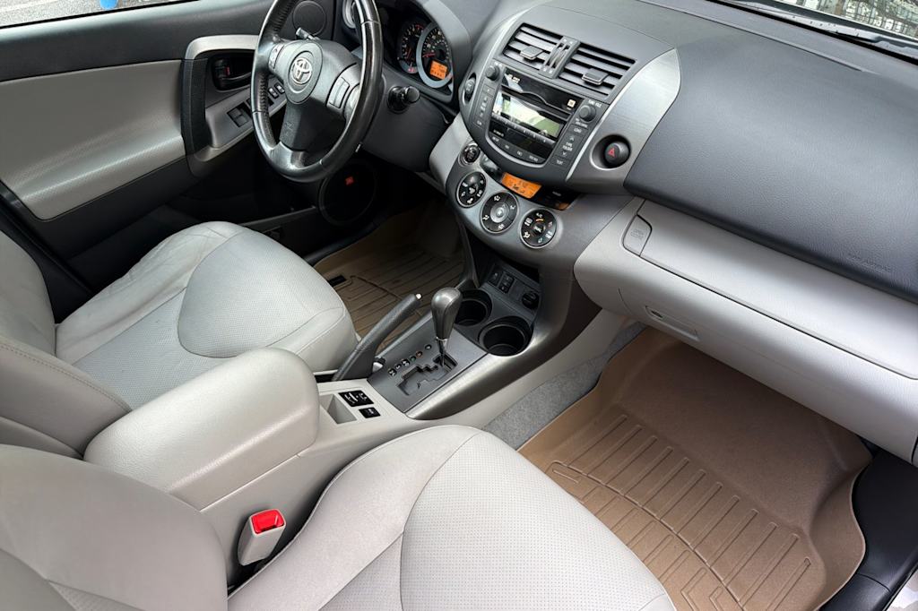 Thumbnail: 2011 Toyota RAV4 - 11