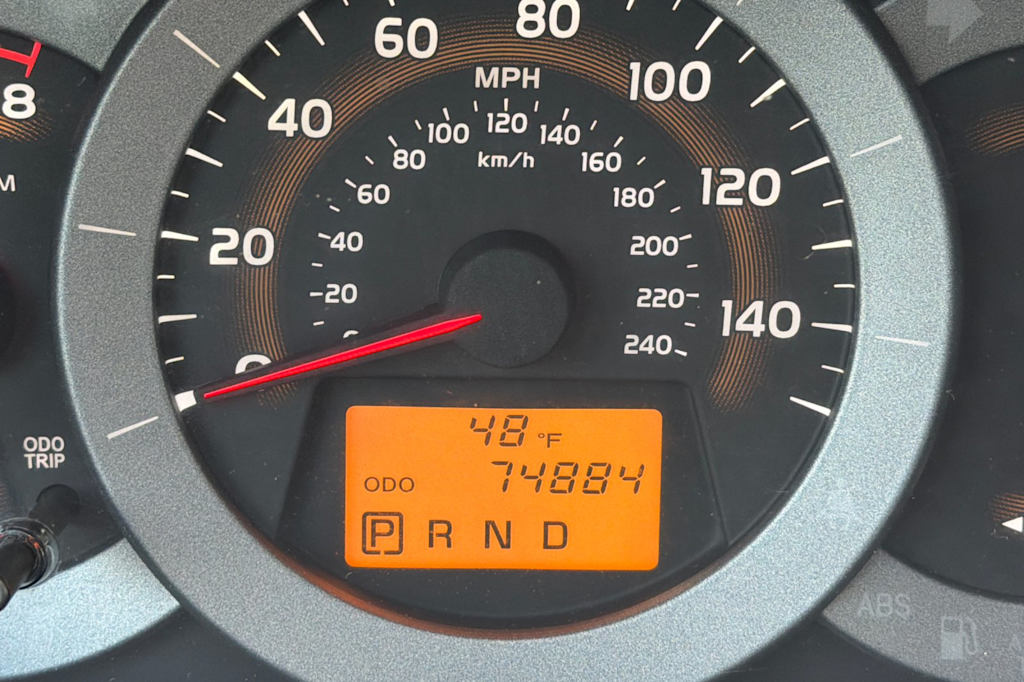 Thumbnail: 2011 Toyota RAV4 - 28