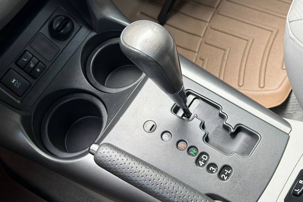 Thumbnail: 2011 Toyota RAV4 - 13