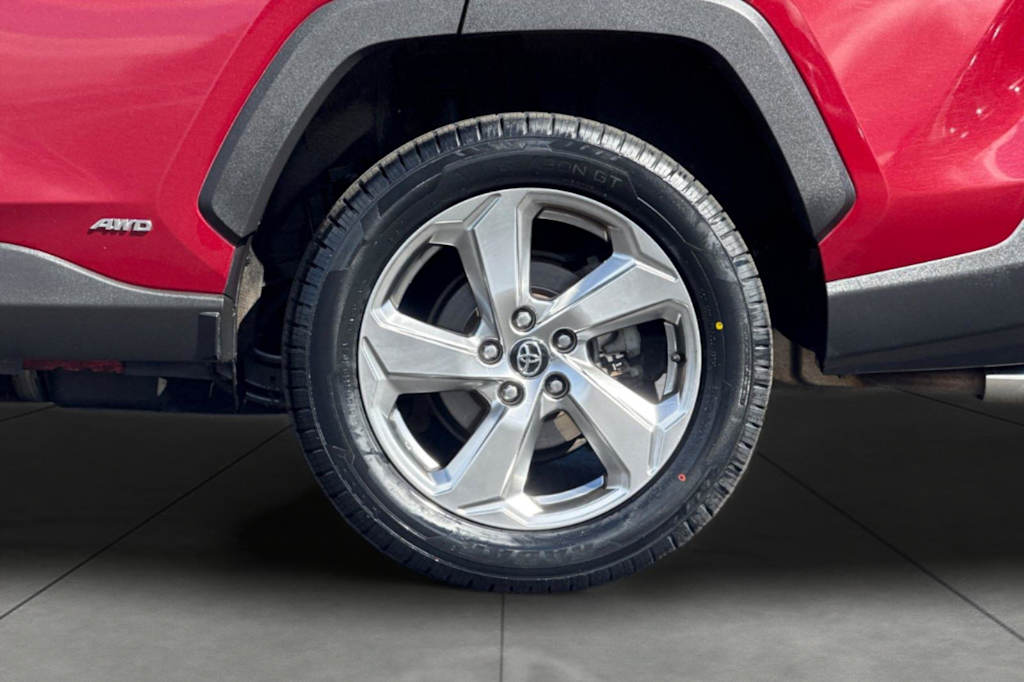 Thumbnail: 2020 Toyota RAV4 - 8