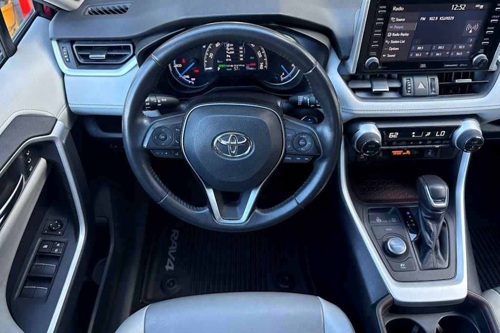 Thumbnail: 2020 Toyota RAV4 - 11